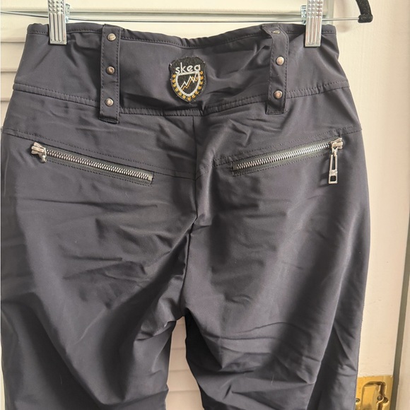 SKEA women’s size 4 ski/Snow pants excellent condition like new EUC - Picture 13 of 16